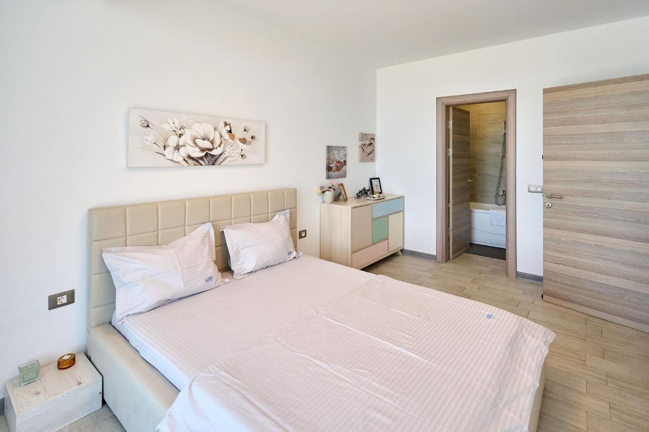 Paradise Sea View 2Bd Apt Spa N Pools Beach Resort Năvodari Kültér fotó