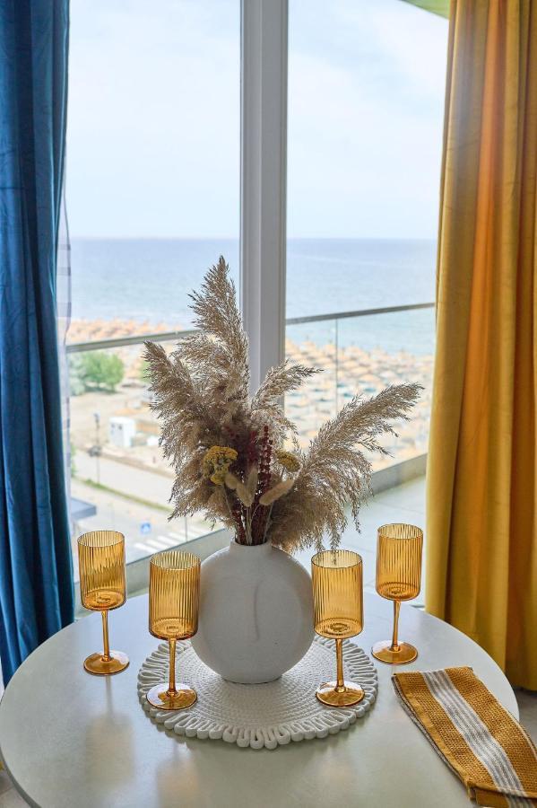 Paradise Sea View 2Bd Apt Spa N Pools Beach Resort Năvodari Kültér fotó